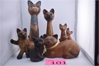 Vintage Wooden Cat Figurienes