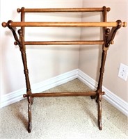 Wood Quilt Stand