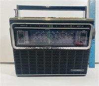 Vintage General Electric 10 Band Radio