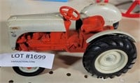 ERTL DIECAST FORD TOY TRACTOR