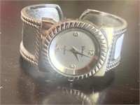 NEW GENEVA LADIES WATCH - NEEDS BATTERY