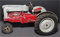 (4) farm toys - Hubley Ford tractor, missing one
