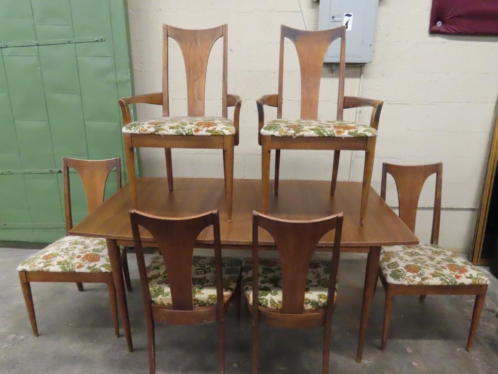 Mid Century Table with 6 Chairs