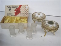 Nippon dresser set & 4 - 3 face shakers