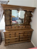 Kincaid dress/hutch with mirror and 6 shelves,