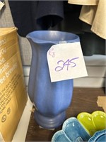 Heavy ceramic vase / cannot be shipped