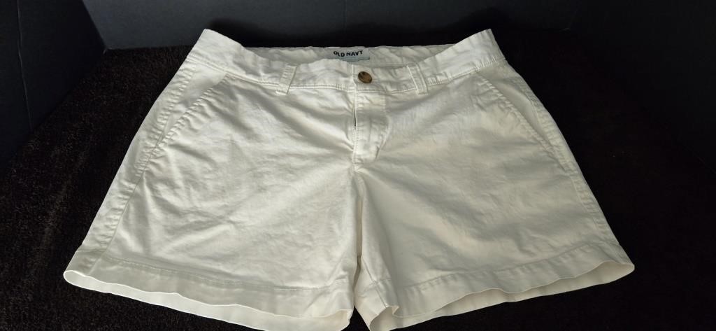 Old Navy White Denim Shorts Sz 4