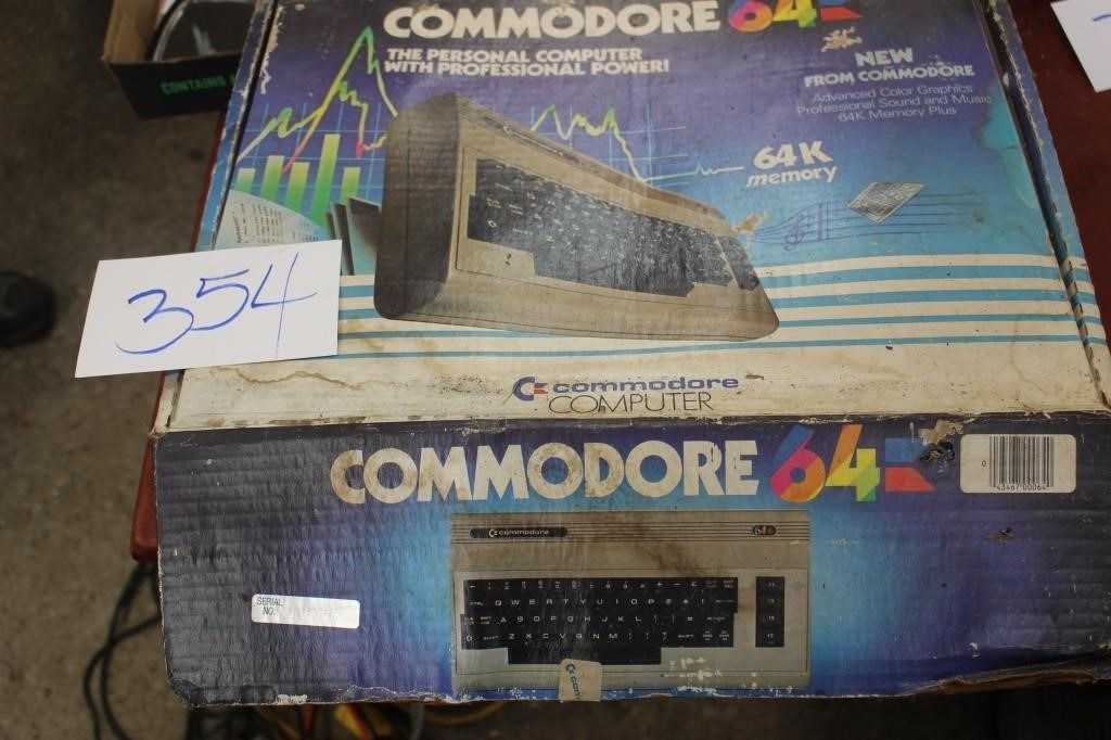 VTG COMMODOE 64 COMPUTER, ALL ACCS, 2 GAMES