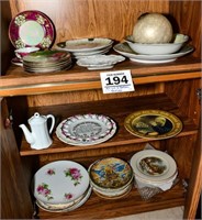 Large and varied assortment of vintage plates