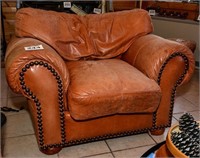 Leather chair 43" l - smoke free home