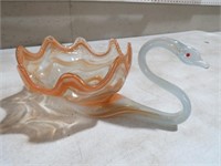 VIN ART GLASS SWAN BOWL