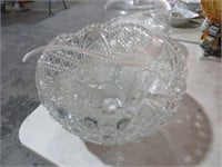 VIN CUT CRYSTAL PUNCH BOWL WITH GLASS CUPS