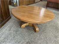 Round Oak coffee table 16x36