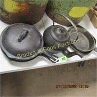 GROUP OF 5 PIECES OF ANTIQUE CAST IRON COOKWARE