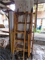 METAL SCAFFOLDING - RUSTY - BRING HELP TO REMOVE