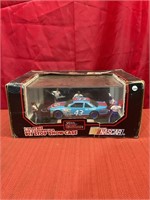 NIB 1:24 scale NASCAR pit stop show case