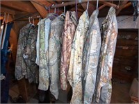 CAMOUFLAGE HUNTING CLOTHES