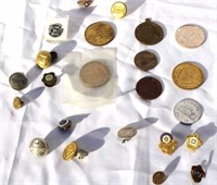 A LOT OF 24- RAILROAD TOKENS & PINS