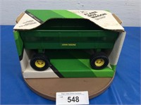 Ertl John Deere Flare Box Wagon, 1/16 scale