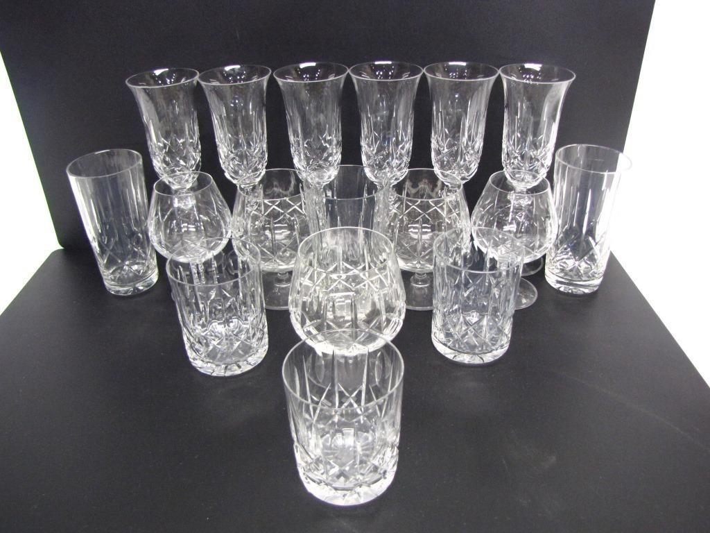 ASSORTED GLASS & CRYSTAL DRINKING GLASSES