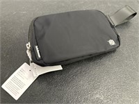 New Lululemon everywhere belt bag (black)