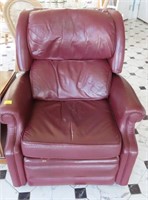 LEATHER RECLINER WITH NAIL HEAD DESIGN