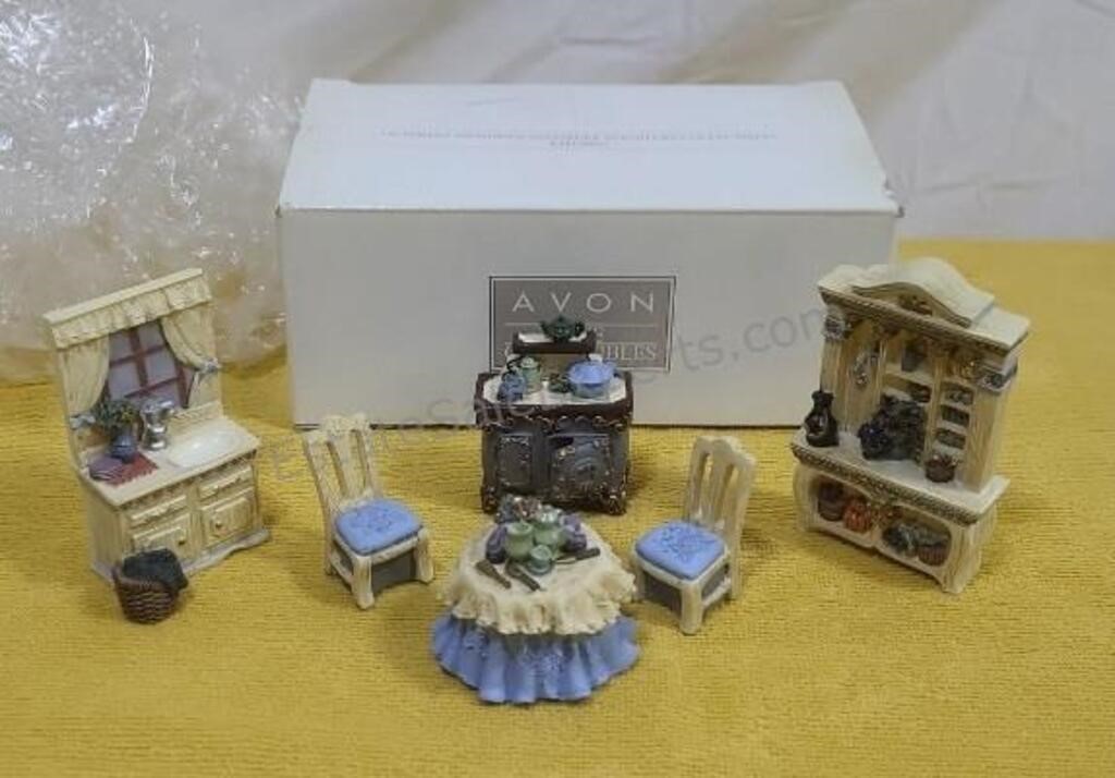 Avon  Victorian Memories Miniature Collectables