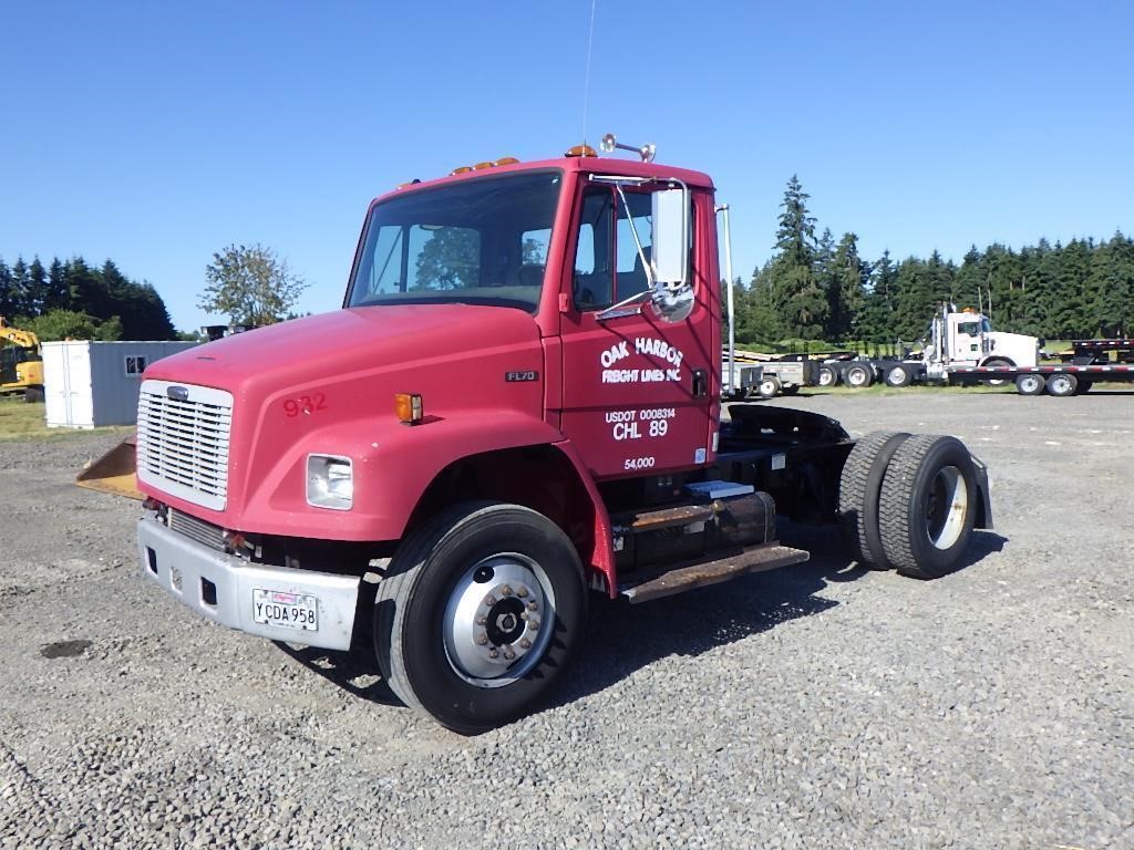 2001 Freightliner FL70 S/A Truck Tractor
