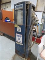 VIN PURE-PEP GAS PUMP WITH HOSE & NOZZLE ALL ORIG.