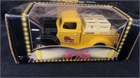 Diecast 1:43 scale ERTL 2002 Toy Fair