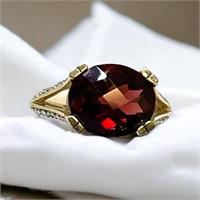10K Yellow Gold Ring w/ Red Stone Size 6