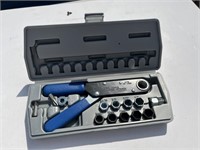 SQUEEZE WRENCH #SQW-100 (15 PIECE KIT)