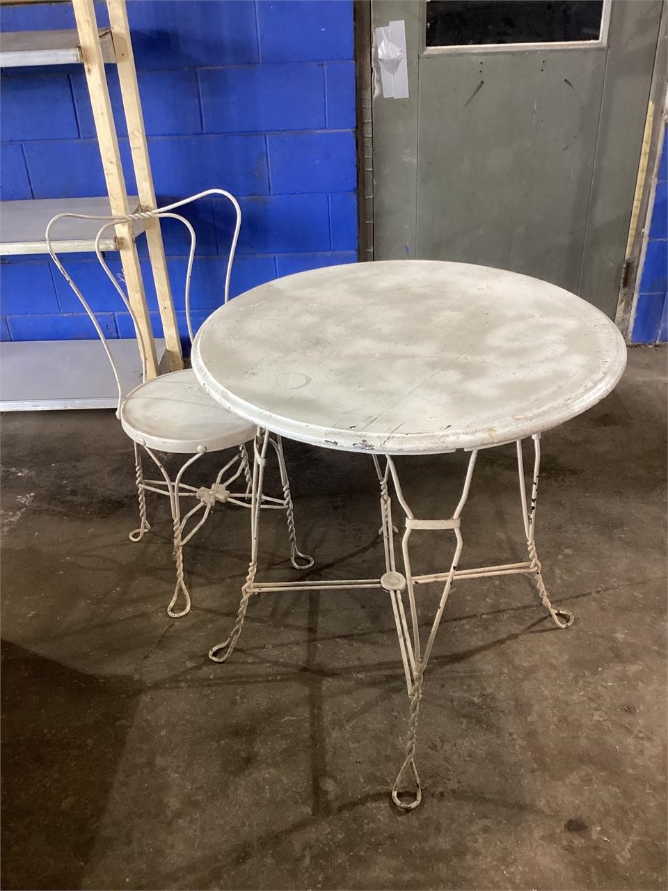 Round Cafe Table w/ Wood Top & 2 Chairs