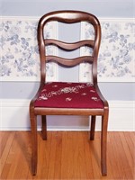 ANTIQUE CHAIR