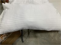 Set a two pillows 27 x 15