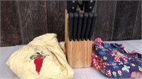 Knife Block & 2 Aprons