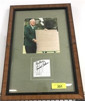 ARNOLD PALMER PHOTO, AUTOGRAPHED SCORE CARD