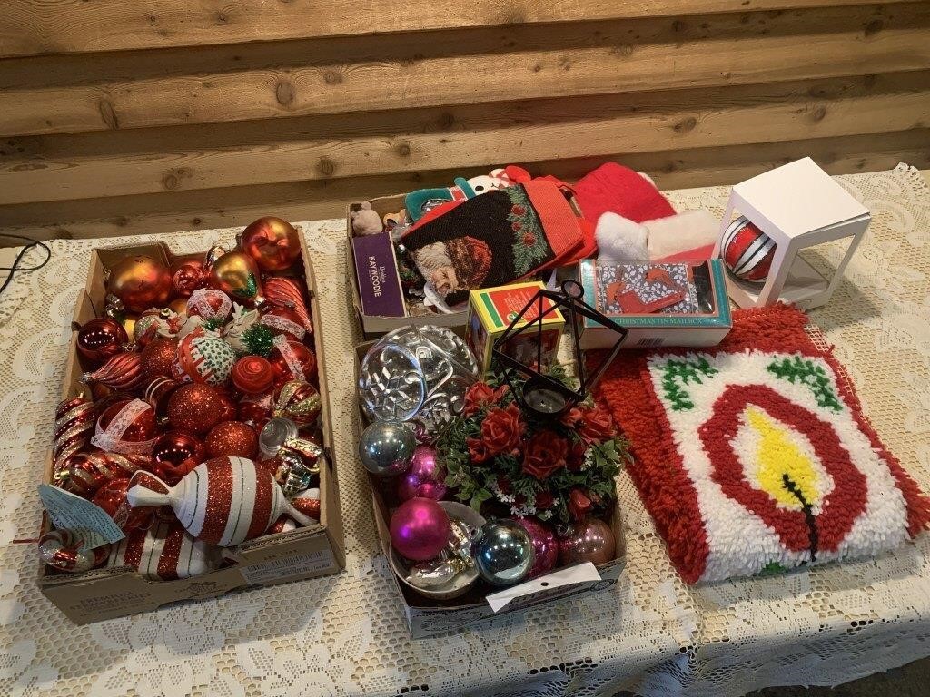 CHRISTMAS LOT W/ORNAMENTS ETC