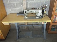 PFAFF Industrial Sewing Machine w/ Work Bench