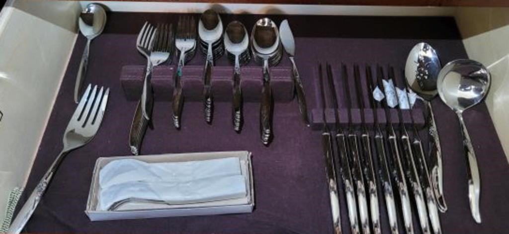 ROGERS STAINLESS AND ONIEDA FLATWARE SET