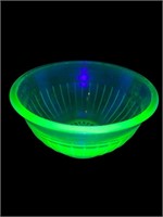Uranium Vaseline Glass Mixing bowl