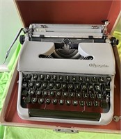 Vtg Olympia Portable Typewriter (orig. case w/key)