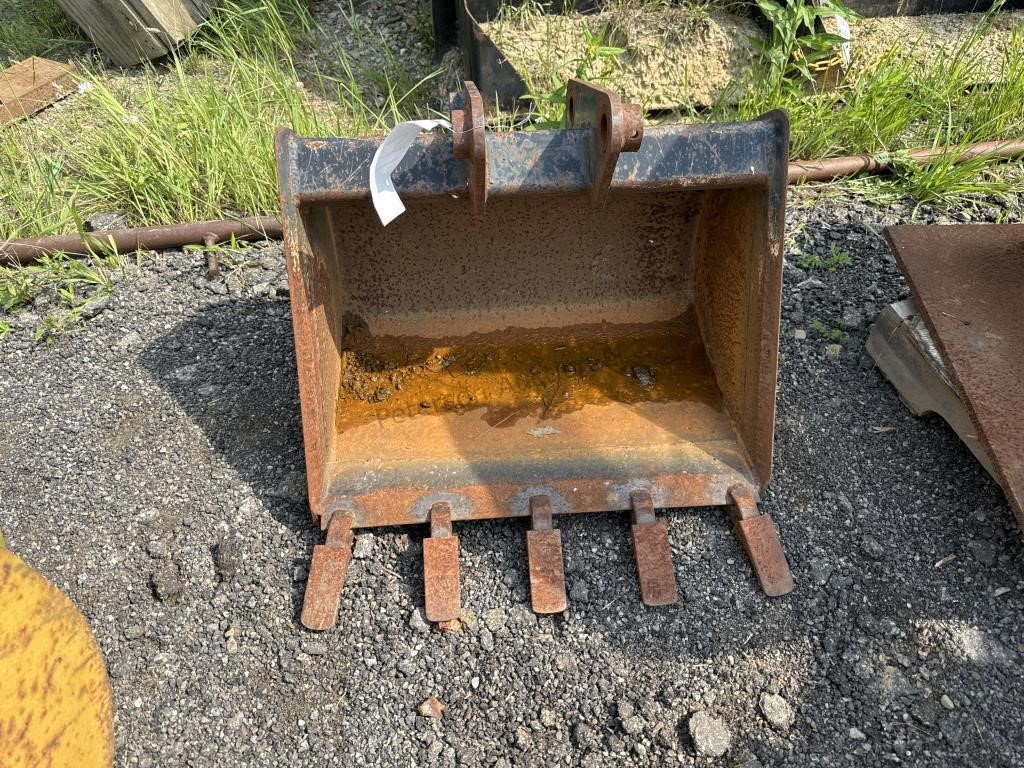 24 inch Excavator Bucket