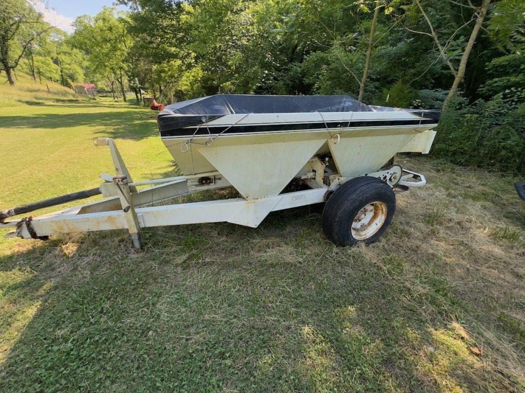 Wilmar Fertilizer spreader wagon 5150