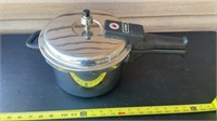 Ultrex P6 qt Pressure Cooker Model 42011