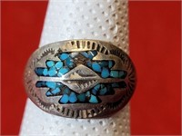 Vintage Ring w/ Inlaid Design size 4 1/2