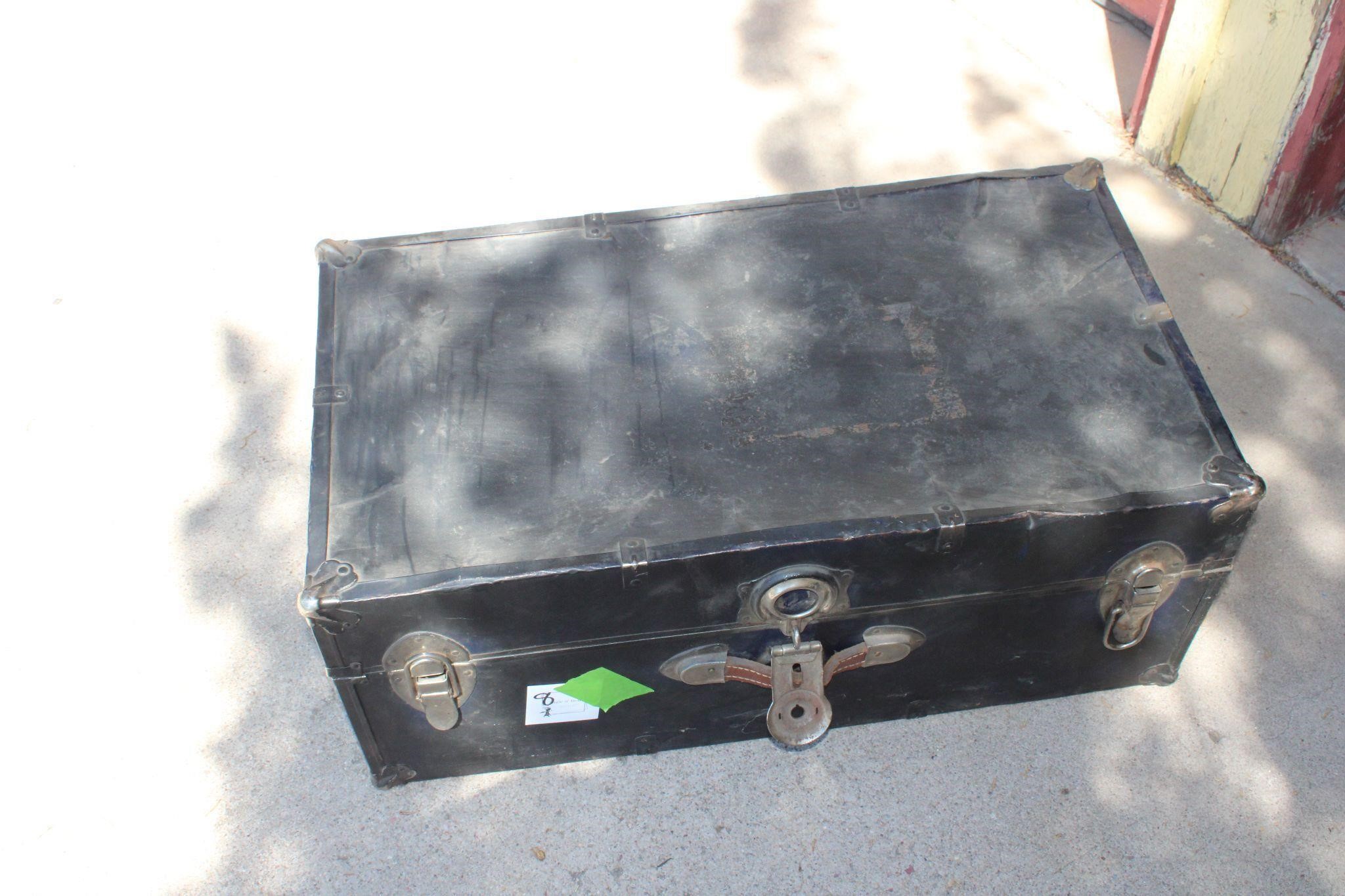 Vintage Trunk 1