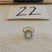 Very Pretty 10KT Gold Ring with Synthetic Stone