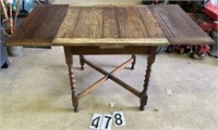 Table W/Pull-Out Leaves - 50"X29"X30"