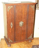 Antique Oak single door dresser top locking